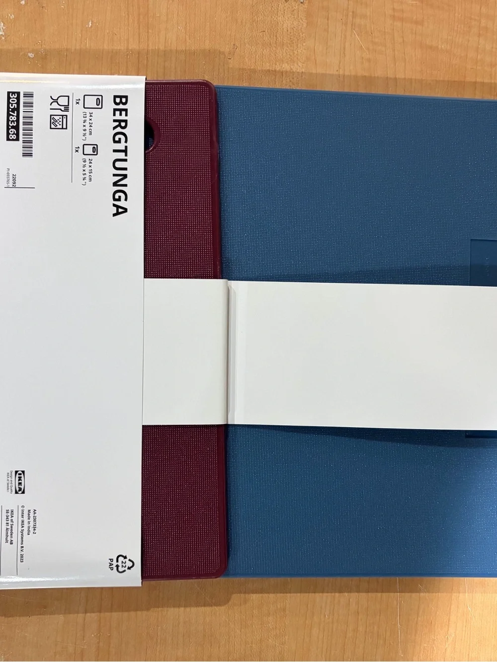 IKEA BERGTUNGA Cutting Board Set in Blue and Burgundy